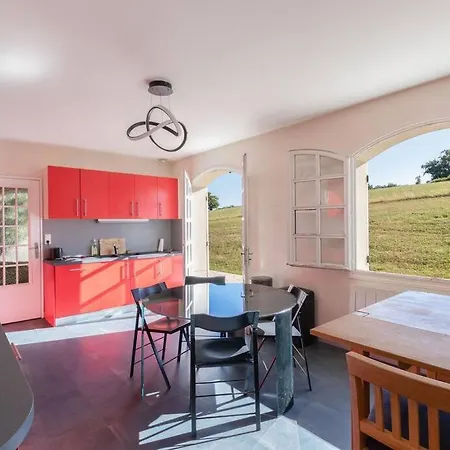 & La Sur La Colline - Au Calme