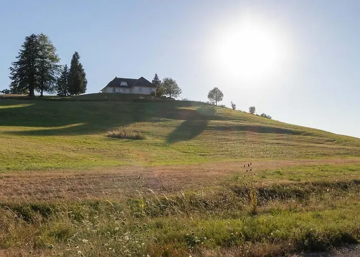 & La Sur La Colline - Au Calme