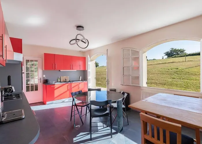 & La Sur La Colline - Au Calme