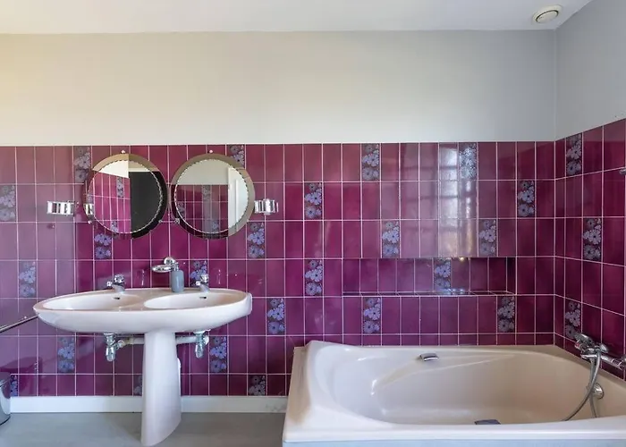 & La Sur La Colline - Au Calme Villa *