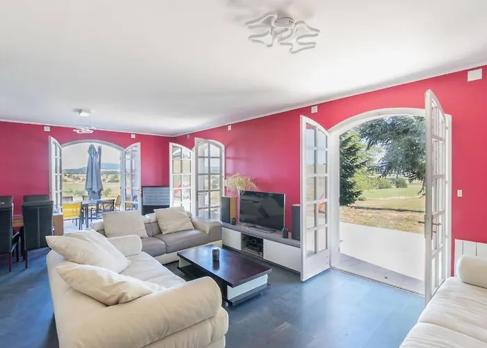 Villa & La Sur La Colline - Au Calme